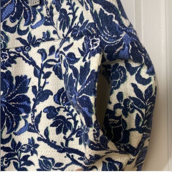 Ann Taylor Floral Blue and White Skirt Size 14 - Picture 6 of 7